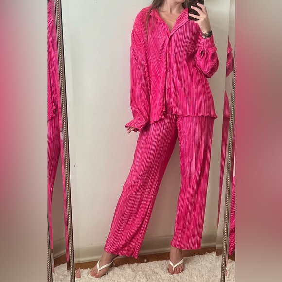 Hot Pink Plisse Set - Picture 2 of 7